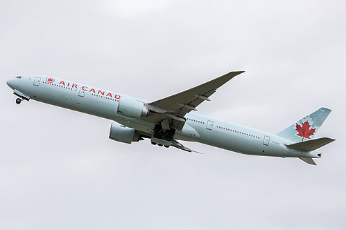 Air Canada Boeing 777-300ER C-FIVW at London Heathrow Airport (EGLL/LHR) Air Canada Boeing 777-300ER C-FIVW at London Heathrow Airport (EGLL/LHR)