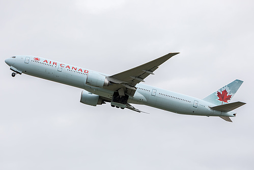 Air Canada Boeing 777-300ER C-FIVW at London Heathrow Airport (EGLL/LHR)