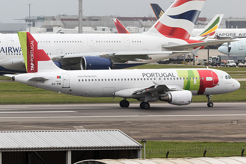 TAP Portugal Airbus A320-200 CS-TNI at London Heathrow Airport (EGLL/LHR) TAP Portugal Airbus A320-200 CS-TNI at London Heathrow Airport (EGLL/LHR)