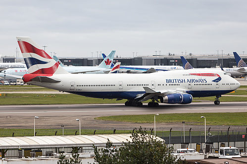 British Airways Boeing 747-400 G-BNLY at London Heathrow Airport (EGLL/LHR) British Airways Boeing 747-400 G-BNLY at London Heathrow Airport (EGLL/LHR)