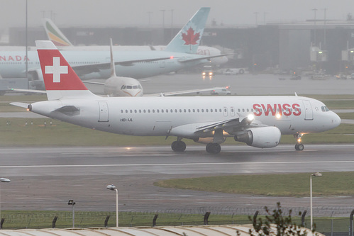 Swiss International Air Lines Airbus A320-200 HB-IJL at London Heathrow Airport (EGLL/LHR)