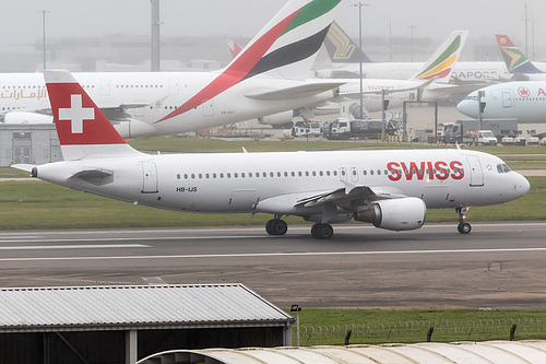 Swiss International Air Lines Airbus A320-200 HB-IJS at London Heathrow Airport (EGLL/LHR)