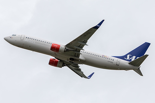 Scandinavian Airlines Boeing 737-800 LN-RGG at London Heathrow Airport (EGLL/LHR) Scandinavian Airlines Boeing 737-800 LN-RGG at London Heathrow Airport (EGLL/LHR)