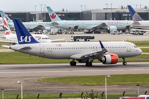 Scandinavian Airlines Airbus A320neo LN-RGL at London Heathrow Airport (EGLL/LHR)