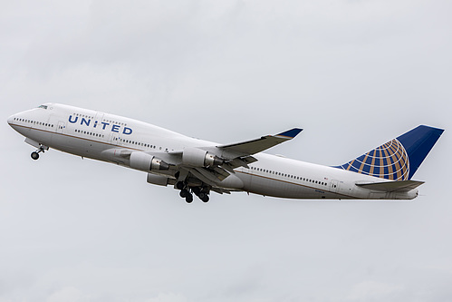 United Airlines Boeing 747-400 N118UA at London Heathrow Airport (EGLL/LHR) United Airlines Boeing 747-400 N118UA at London Heathrow Airport (EGLL/LHR)