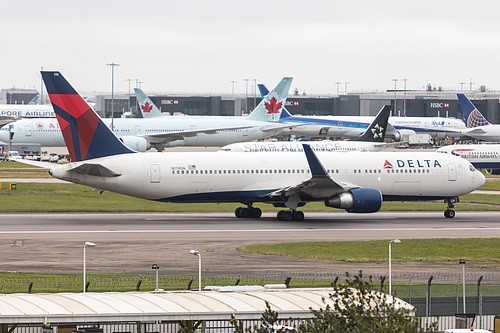 Delta Air Lines Boeing 767-300ER N174DN at London Heathrow Airport (EGLL/LHR)