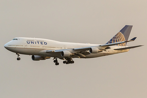 United Airlines Boeing 747-400 N180UA at London Heathrow Airport (EGLL/LHR) United Airlines Boeing 747-400 N180UA at London Heathrow Airport (EGLL/LHR)