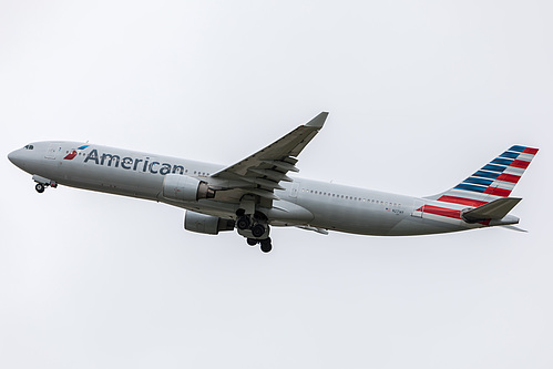 American Airlines Airbus A330-300 N271AY at London Heathrow Airport (EGLL/LHR) American Airlines Airbus A330-300 N271AY at London Heathrow Airport (EGLL/LHR)