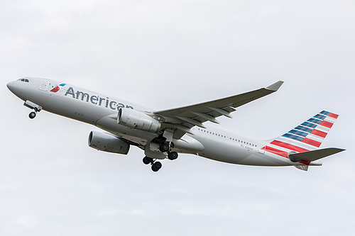American Airlines Airbus A330-200 N280AY at London Heathrow Airport (EGLL/LHR) American Airlines Airbus A330-200 N280AY at London Heathrow Airport (EGLL/LHR)