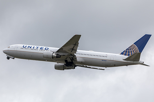 United Airlines Boeing 767-300ER N655UA at London Heathrow Airport (EGLL/LHR)