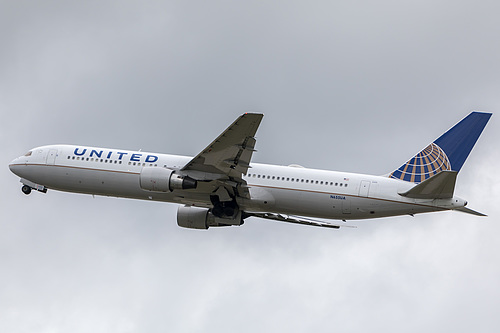 United Airlines Boeing 767-300ER N655UA at London Heathrow Airport (EGLL/LHR) United Airlines Boeing 767-300ER N655UA at London Heathrow Airport (EGLL/LHR)