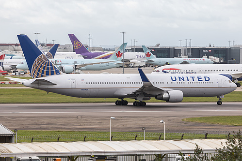 United Airlines Boeing 767-300ER N669UA at London Heathrow Airport (EGLL/LHR)