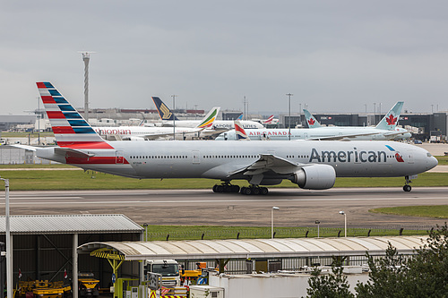 American Airlines Boeing 777-300ER N721AN at London Heathrow Airport (EGLL/LHR)
