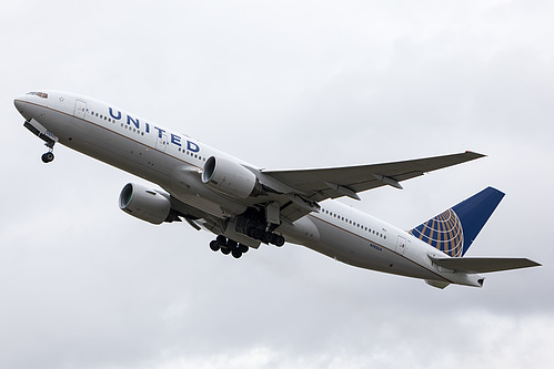 United Airlines Boeing 777-200ER N782UA at London Heathrow Airport (EGLL/LHR)