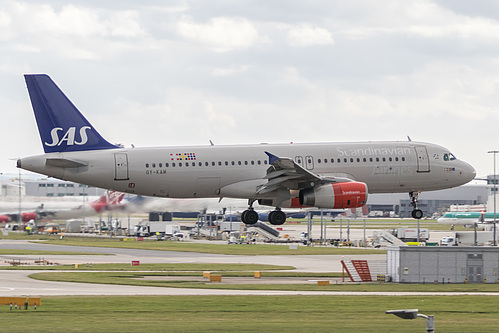 Scandinavian Airlines Airbus A320-200 OY-KAM at London Heathrow Airport (EGLL/LHR)