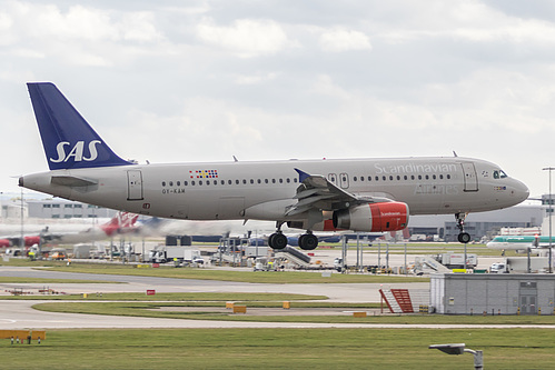 Scandinavian Airlines Airbus A320-200 OY-KAM at London Heathrow Airport (EGLL/LHR) Scandinavian Airlines Airbus A320-200 OY-KAM at London Heathrow Airport (EGLL/LHR)