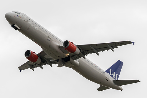 Scandinavian Airlines Airbus A321-200 OY-KBH at London Heathrow Airport (EGLL/LHR)