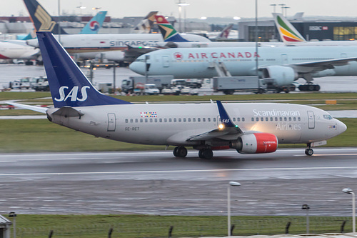 Scandinavian Airlines Boeing 737-700 SE-RET at London Heathrow Airport (EGLL/LHR) Scandinavian Airlines Boeing 737-700 SE-RET at London Heathrow Airport (EGLL/LHR)