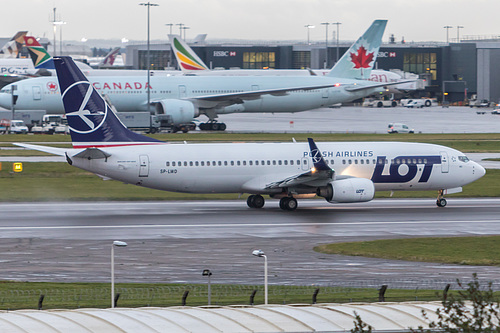 LOT Polish Airlines Boeing 737-800 SP-LWD at London Heathrow Airport (EGLL/LHR)