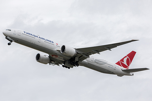 Turkish Airlines Boeing 777-300ER TC-JJV at London Heathrow Airport (EGLL/LHR)