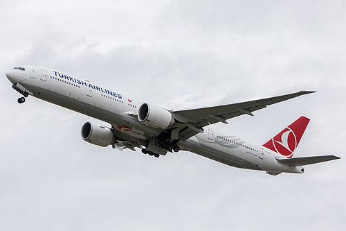 Turkish Airlines Boeing 777-300ER TC-JJV at London Heathrow Airport (EGLL/LHR) Turkish Airlines Boeing 777-300ER TC-JJV at London Heathrow Airport (EGLL/LHR)