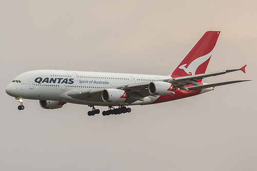 Qantas Airbus A380-800 VH-OQE at London Heathrow Airport (EGLL/LHR)