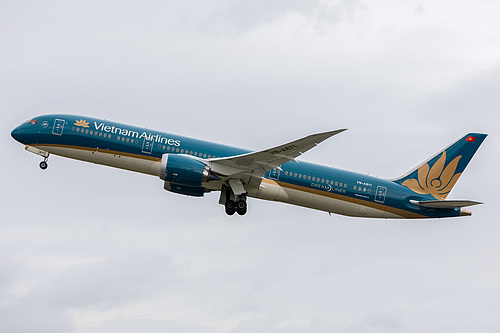 Vietnam Airlines Boeing 787-9 VN-A871 at London Heathrow Airport (EGLL/LHR) Vietnam Airlines Boeing 787-9 VN-A871 at London Heathrow Airport (EGLL/LHR)