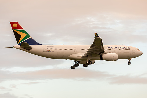 South African Airways Airbus A330-200 ZS-SXU at London Heathrow Airport (EGLL/LHR)