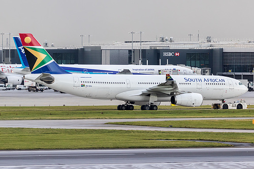 South African Airways Airbus A330-200 ZS-SXU at London Heathrow Airport (EGLL/LHR) South African Airways Airbus A330-200 ZS-SXU at London Heathrow Airport (EGLL/LHR)