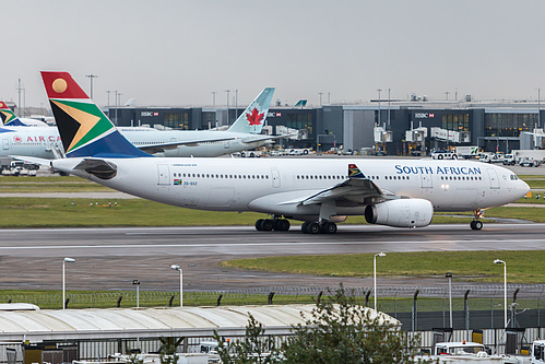 South African Airways Airbus A330-200 ZS-SXZ at London Heathrow Airport (EGLL/LHR) South African Airways Airbus A330-200 ZS-SXZ at London Heathrow Airport (EGLL/LHR)