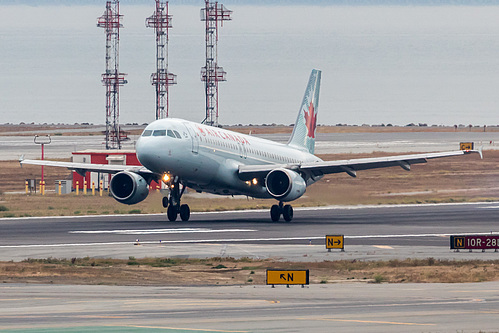 Air Canada Airbus A320-200 C-FDCA at San Francisco International Airport (KSFO/SFO)
