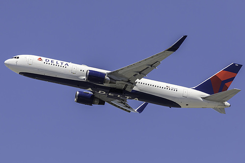 Delta Air Lines Boeing 767-300ER N1501P at San Francisco International Airport (KSFO/SFO)