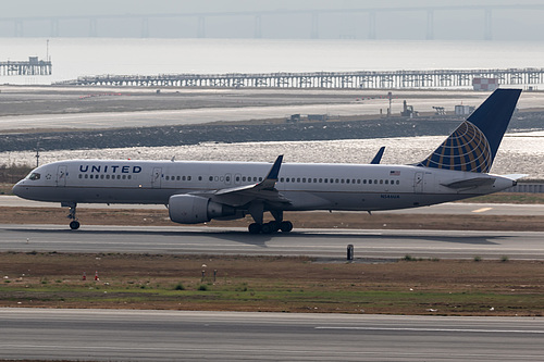 United Airlines Boeing 757-200 N546UA at San Francisco International Airport (KSFO/SFO) United Airlines Boeing 757-200 N546UA at San Francisco International Airport (KSFO/SFO)