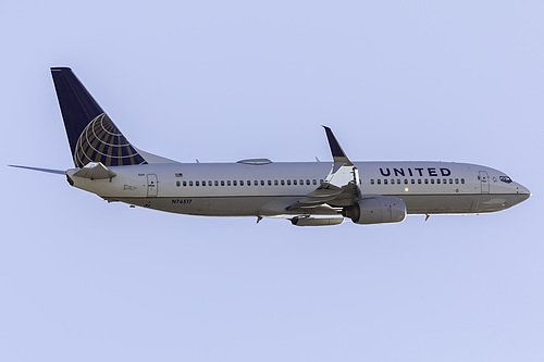 United Airlines Boeing 737-800 N76517 at San Francisco International Airport (KSFO/SFO)