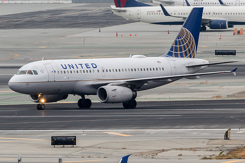 United Airlines Airbus A319-100 N822UA at San Francisco International Airport (KSFO/SFO)