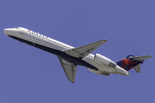 Delta Air Lines Boeing 717-200 N968AT at San Francisco International Airport (KSFO/SFO) Delta Air Lines Boeing 717-200 N968AT at San Francisco International Airport (KSFO/SFO)