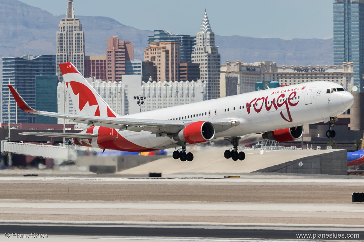 Air Canada Rouge Boeing 767-300ER C-FMLZ at McCarran International Airport (KLAS/LAS)