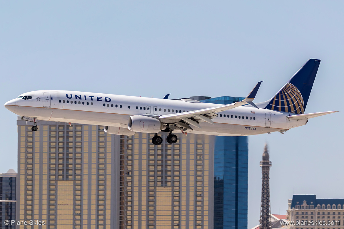 United Airlines Boeing 737-900ER N38446 at McCarran International Airport (KLAS/LAS) United Airlines Boeing 737-900ER N38446 at McCarran International Airport (KLAS/LAS)