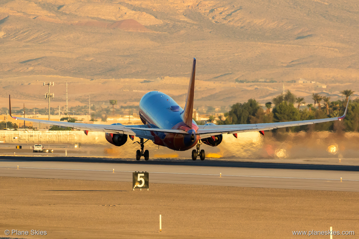 Southwest Airlines Boeing 737-700 N468WN at McCarran International Airport (KLAS/LAS) Southwest Airlines Boeing 737-700 N468WN at McCarran International Airport (KLAS/LAS)