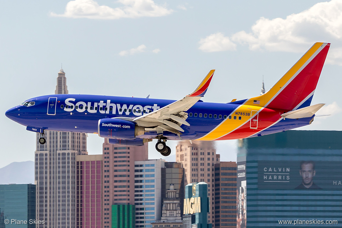 Southwest Airlines Boeing 737-700 N7853B at McCarran International Airport (KLAS/LAS)