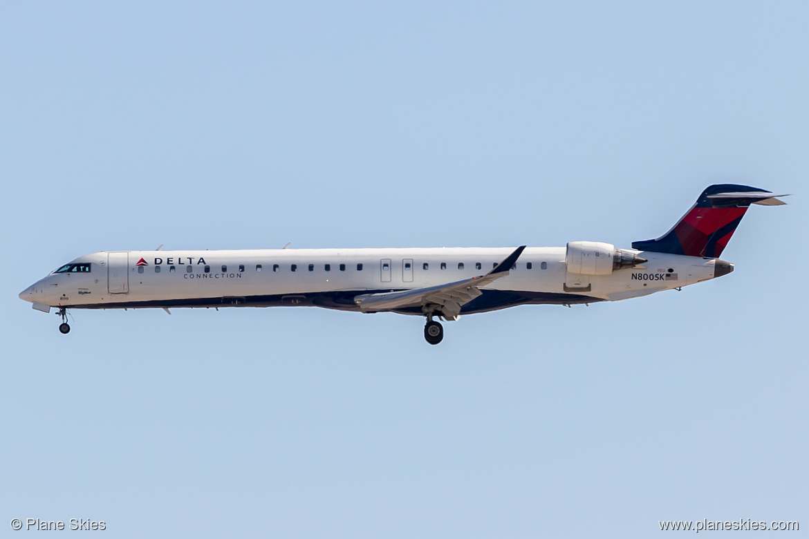 SkyWest Airlines Canadair CRJ-900 N800SK at McCarran International Airport (KLAS/LAS)