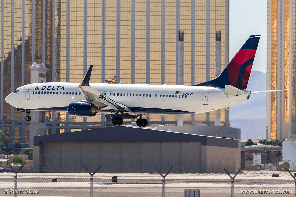 Delta Air Lines Boeing 737-900ER N818DA at McCarran International Airport (KLAS/LAS)