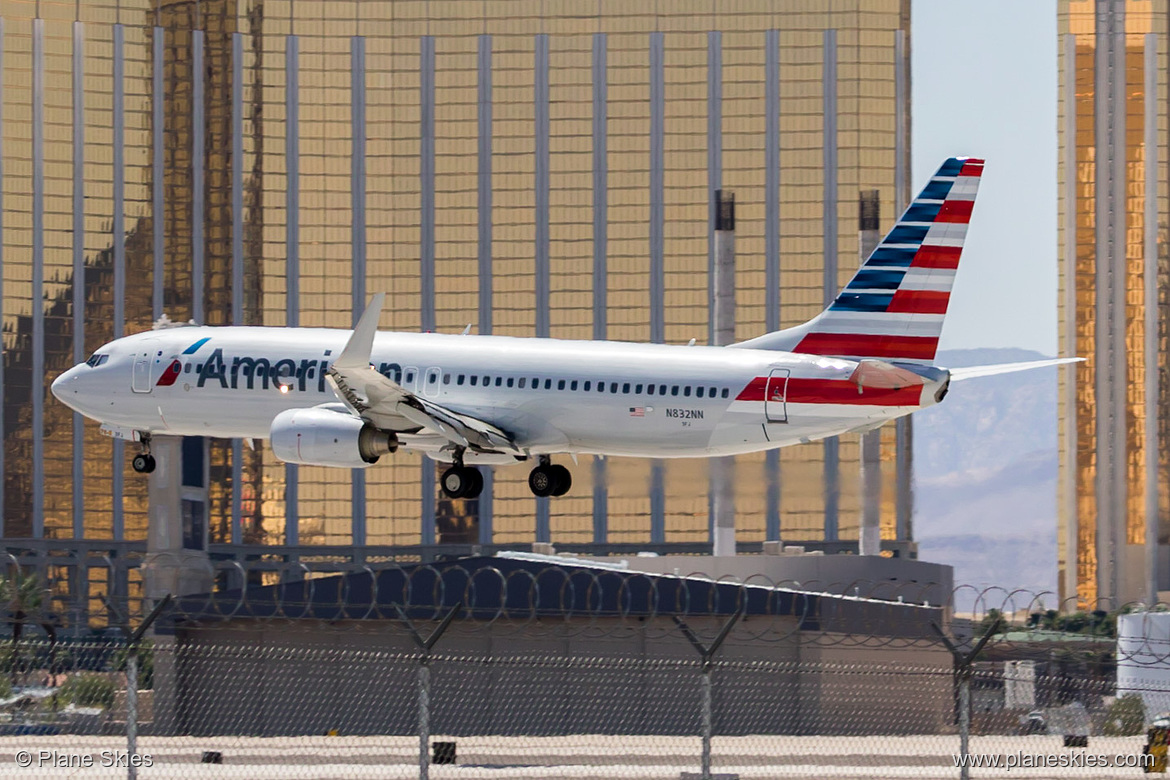 American Airlines Boeing 737-800 N832NN at McCarran International Airport (KLAS/LAS)