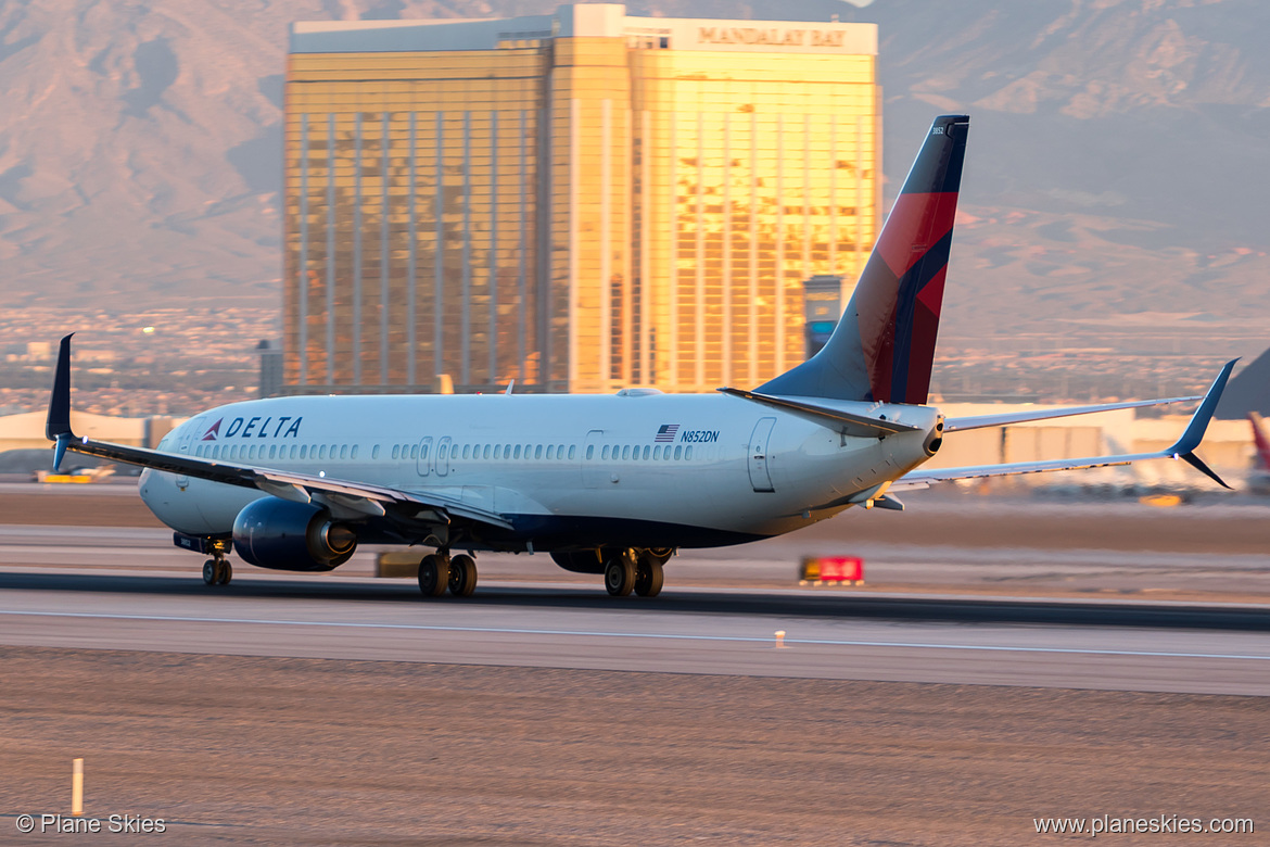 Delta Air Lines Boeing 737-900ER N852DN at McCarran International Airport (KLAS/LAS)