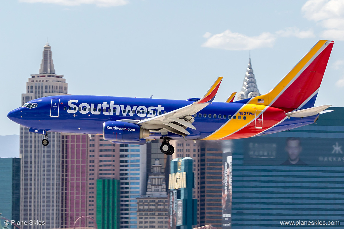 Southwest Airlines Boeing 737-700 N927WN at McCarran International Airport (KLAS/LAS) Southwest Airlines Boeing 737-700 N927WN at McCarran International Airport (KLAS/LAS)