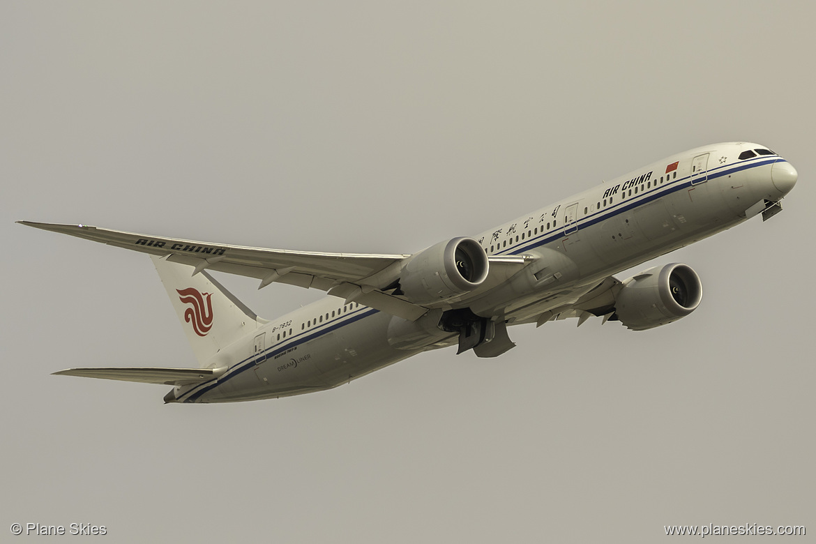 Air China Boeing 787-9 B-7832 at Los Angeles International Airport (KLAX/LAX)