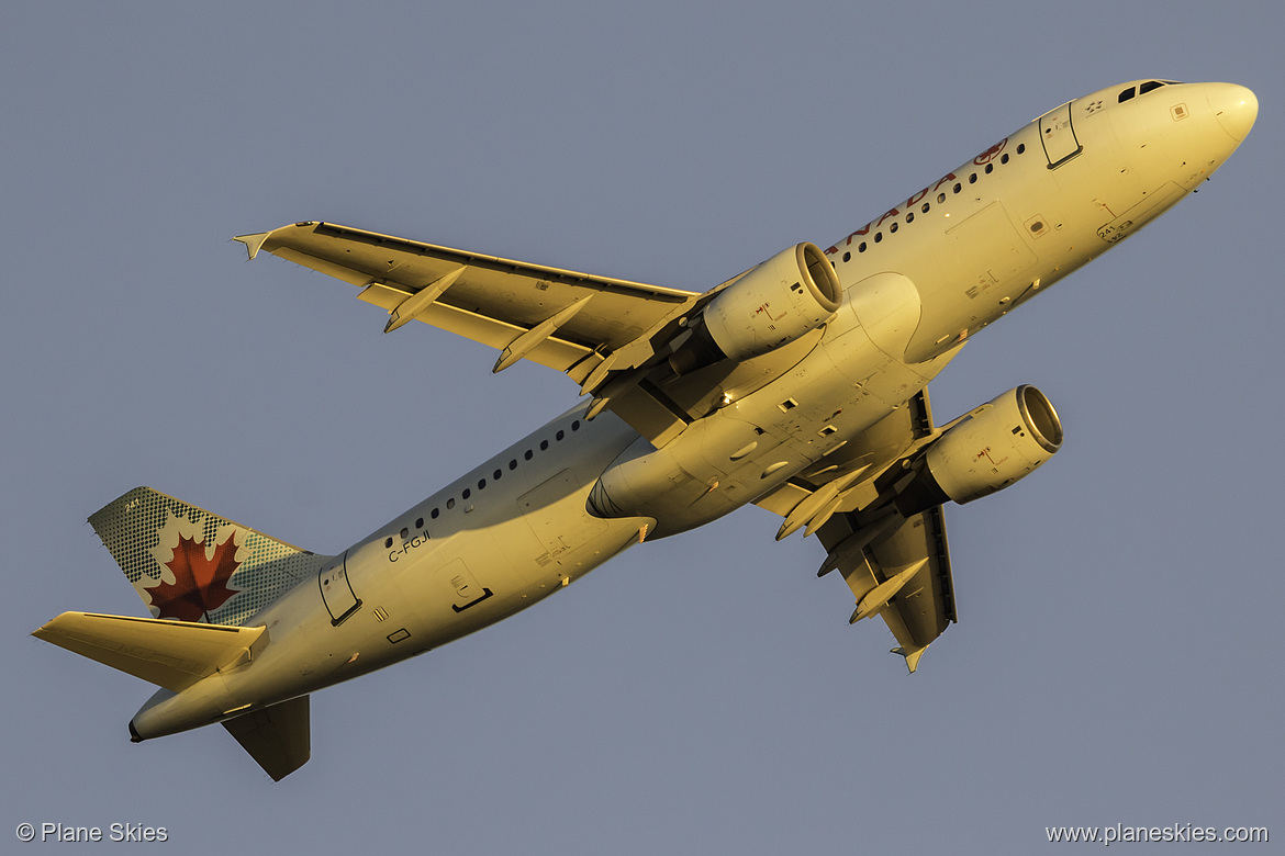 Air Canada Airbus A320-200 C-FGJI at Los Angeles International Airport (KLAX/LAX)