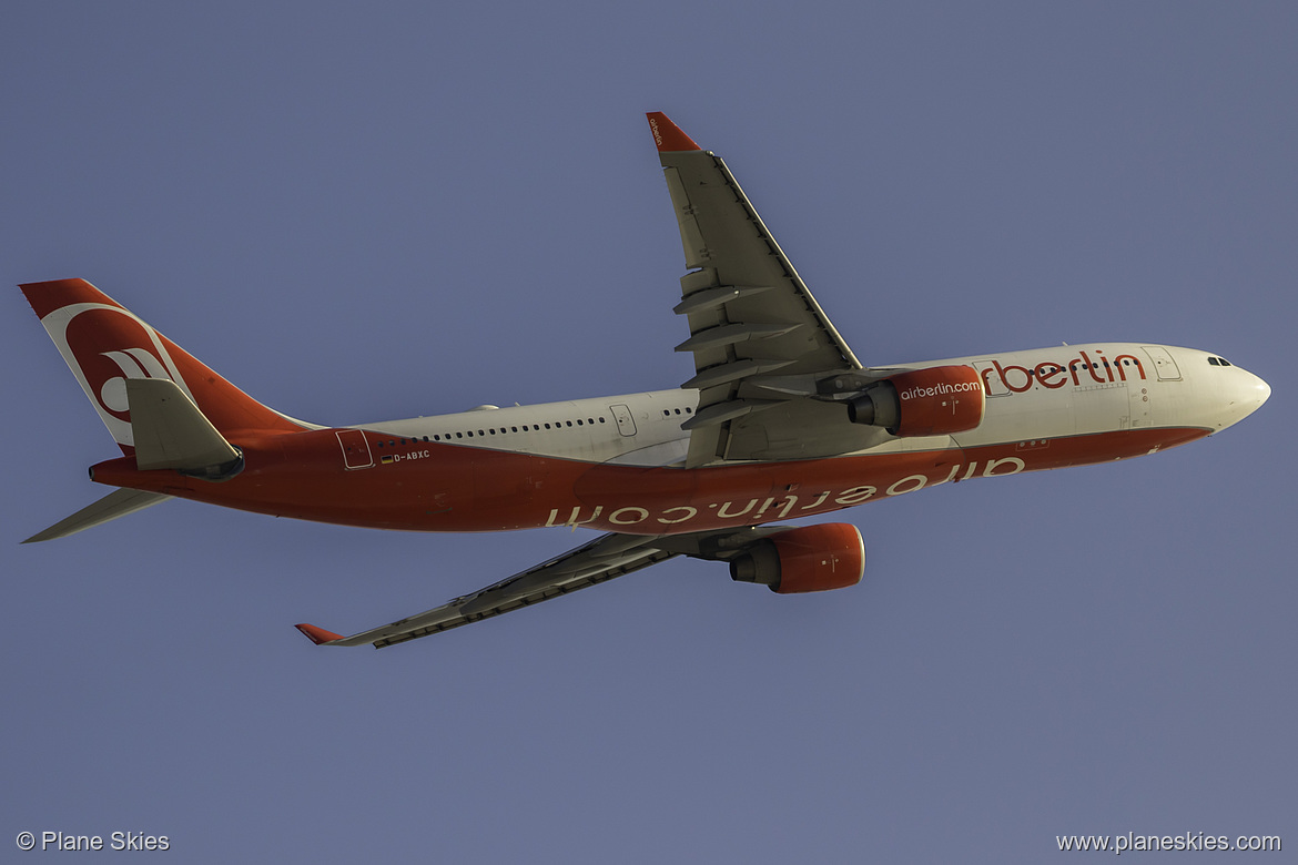 Air Berlin Airbus A330-200 D-ABXC at Los Angeles International Airport (KLAX/LAX)