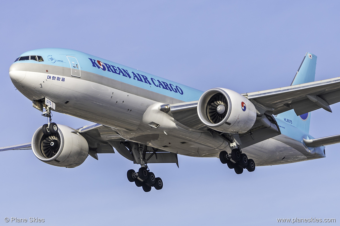 Korean Air Boeing 777F HL8075 at Los Angeles International Airport (KLAX/LAX) Korean Air Boeing 777F HL8075 at Los Angeles International Airport (KLAX/LAX)