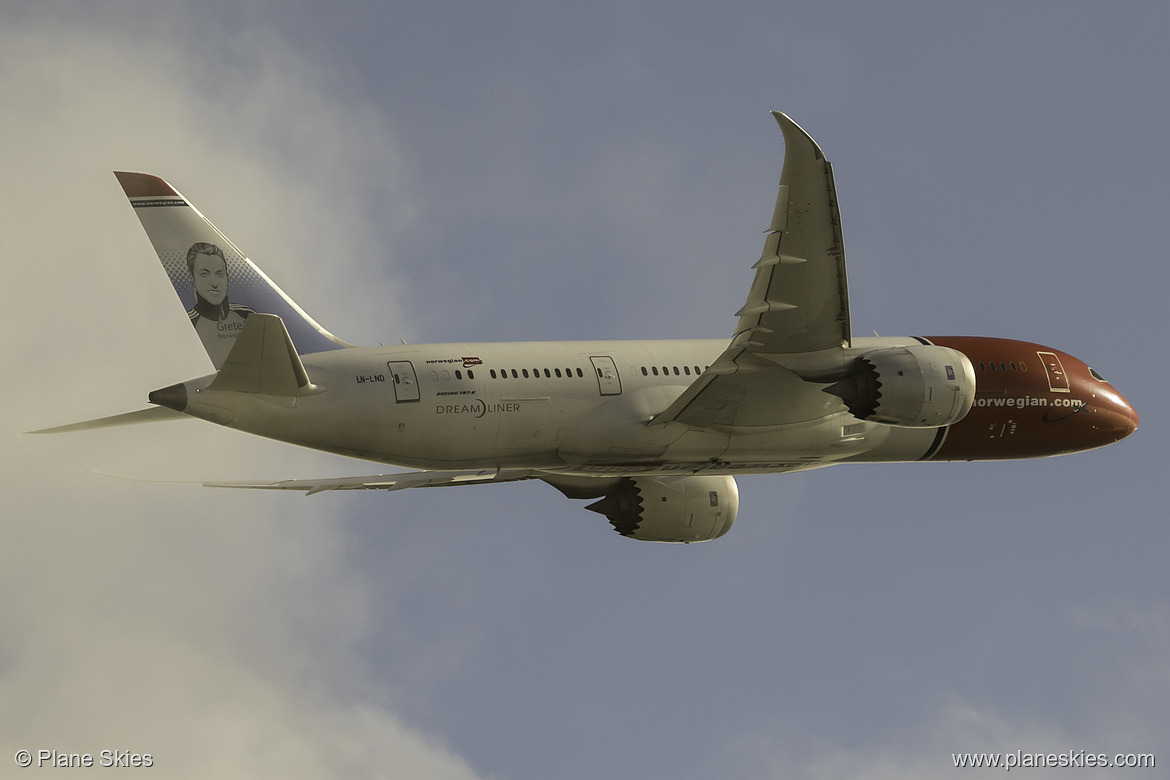 Norwegian Long Haul Boeing 787-8 LN-LND at Los Angeles International Airport (KLAX/LAX)